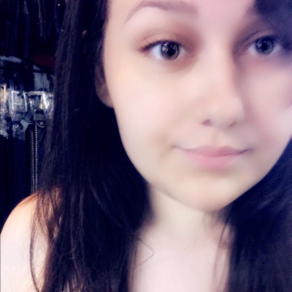 Meet your Posher, Lexxi